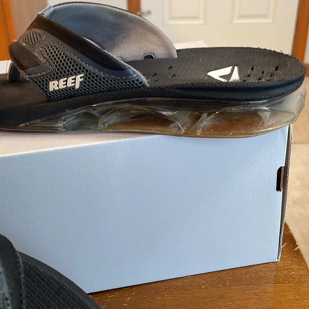 Reef Stealth Black mens size 10 flip flop - Picture 2 of 12